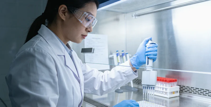 甘孜州女性在医院进行定期健康检