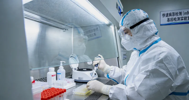 腾冲清晨山间小路充满希望