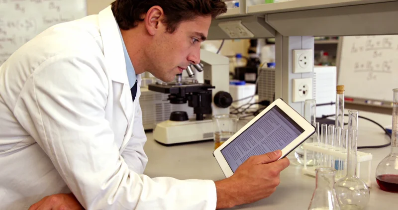 广德家庭根据基因检测报告讨论健