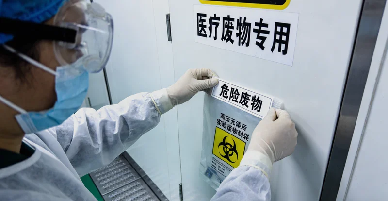 盖州市民定期进行MRI等健康检