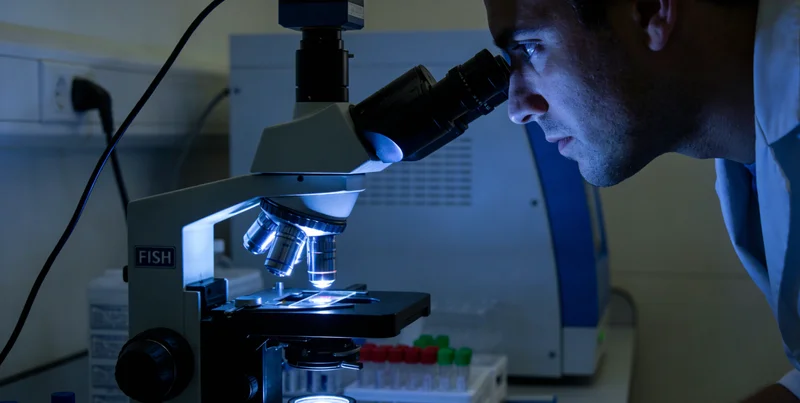 黑斑息肉综合征家族遗传图谱示意