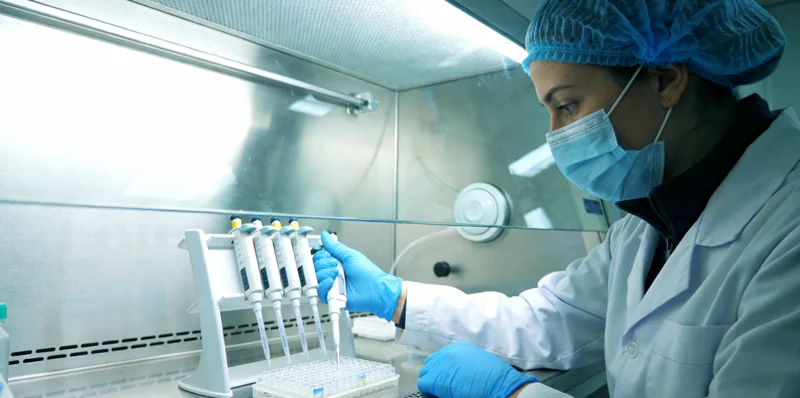 鄂州家庭聚餐讨论健康担忧场景