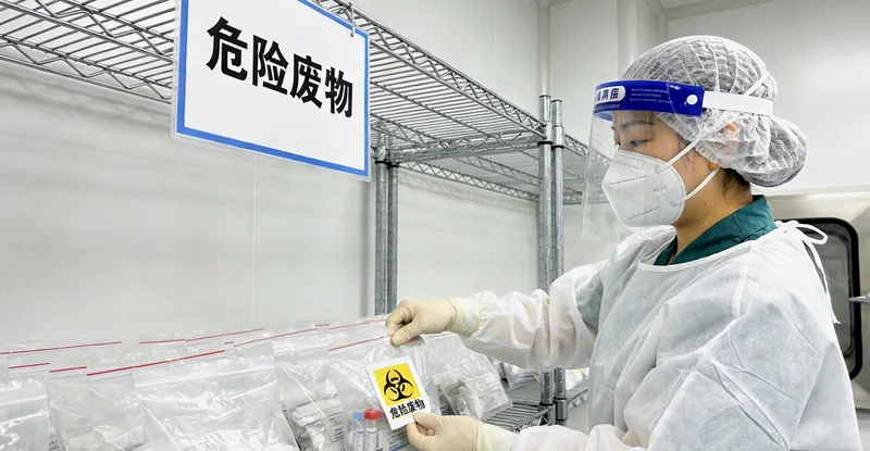 保定医院-医生与患者进行遗传咨