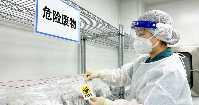 阿图什女性进行乳腺检查示意图