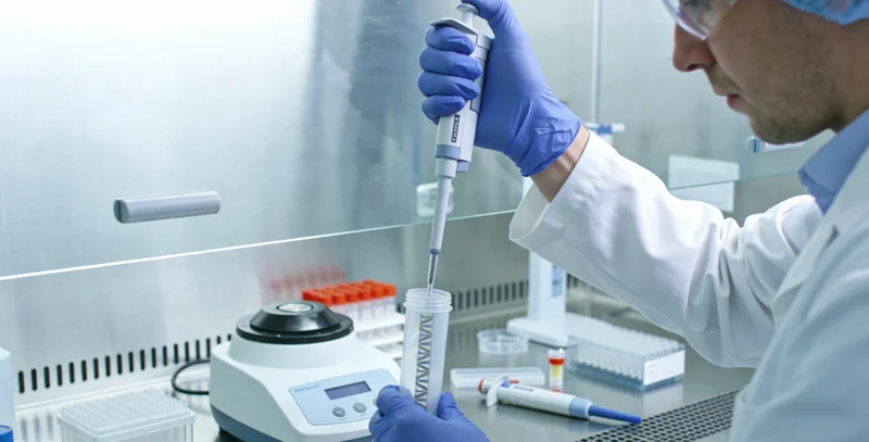 霸州女性在医院进行定期健康检查