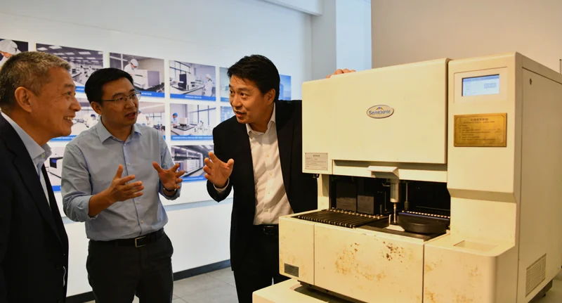 舞钢女性进行定期结肠镜检查预防