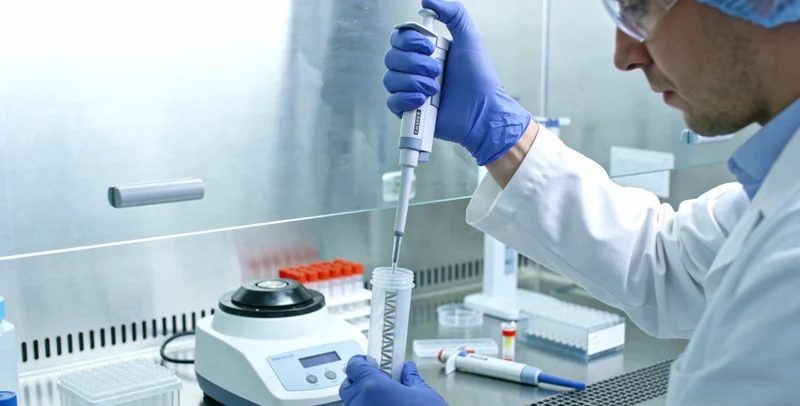 日喀则患者在医院进行遗传咨询场