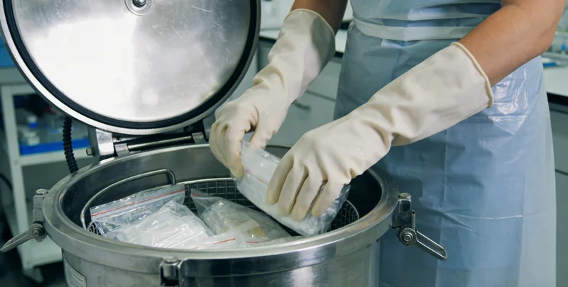 来宾市民进行甲状腺超声检查