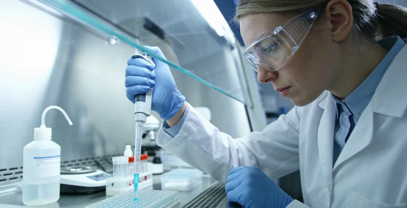 基因检测采血或口腔拭子采样示意