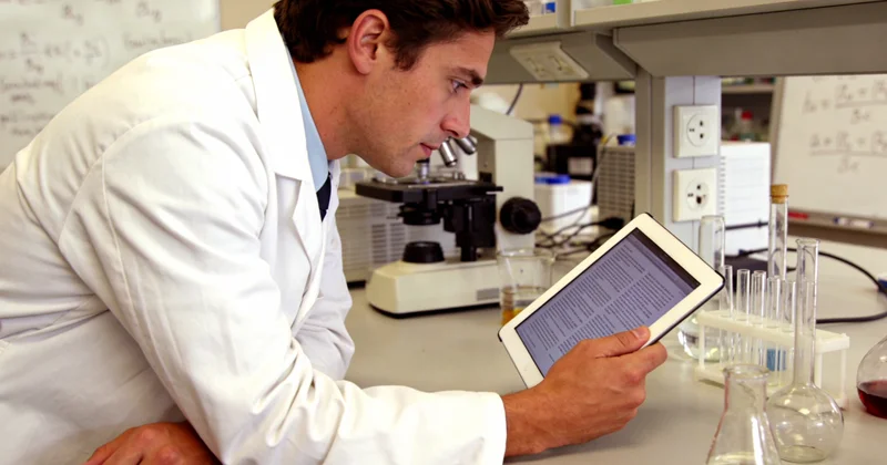 高科技基因测序实验室内部工作场