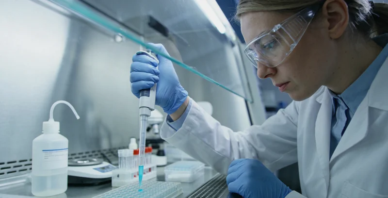 四平家庭中女性成员共同讨论健康