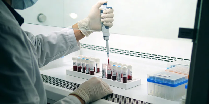 临沧市民进行定期肠癌筛查示意