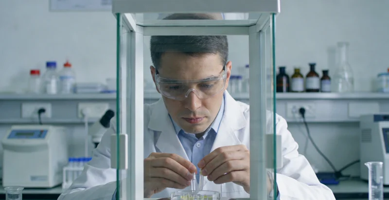 天水女性在医院进行定期乳腺健康