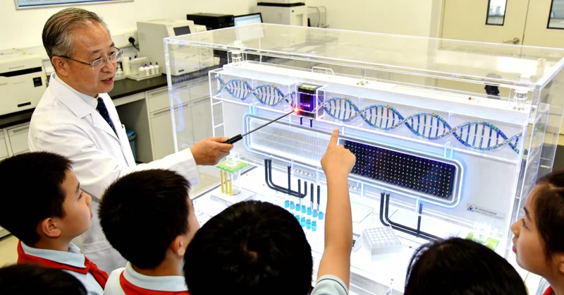 滨州家庭聚餐谈论健康场景