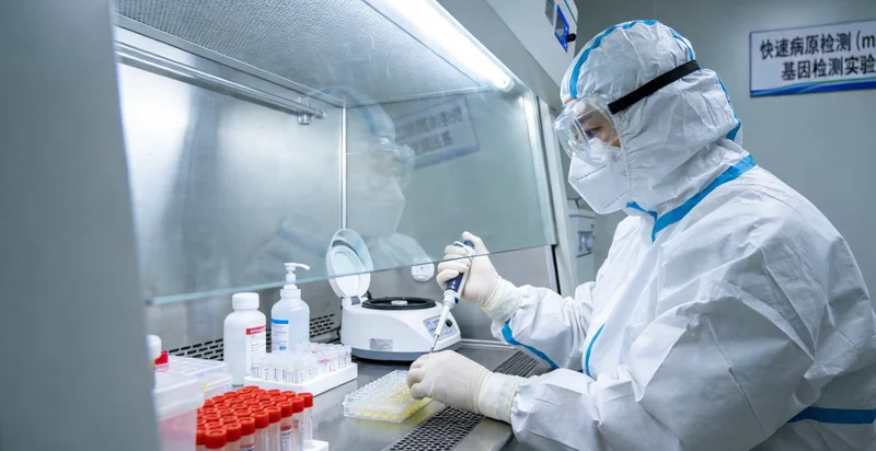 庐山家庭一起进行户外运动和健康