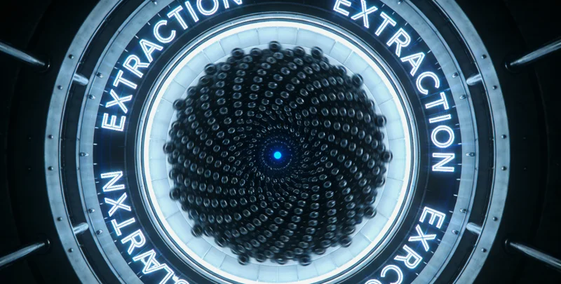 额济纳女性站在岔路口思考未来与