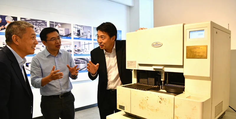 启东家庭携手面对健康挑战-温馨