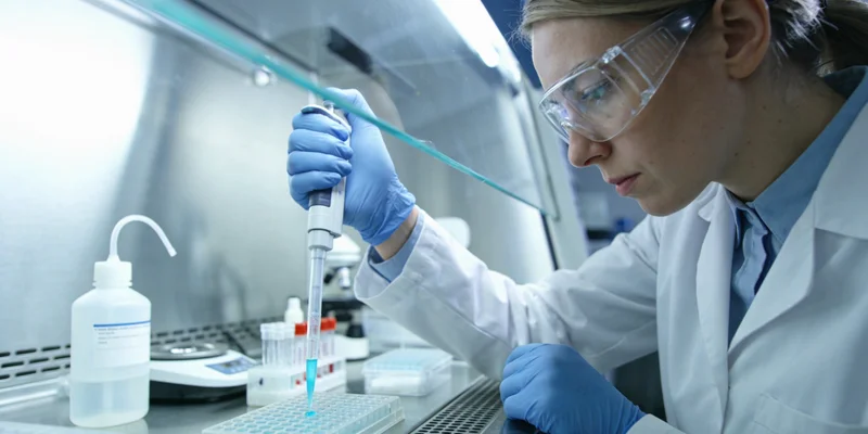 昌都医院病理样本妥善打包准备寄