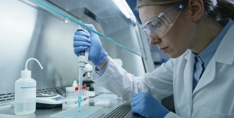 樟树医院或检测机构静脉采血进行