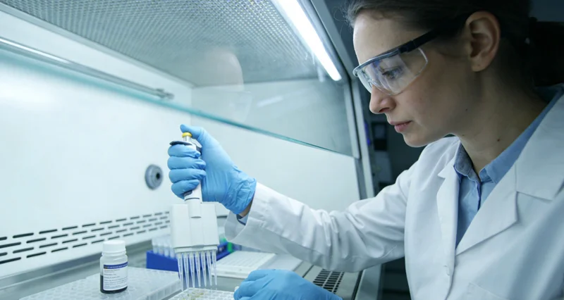 科右中旗女性进行基因检测采样