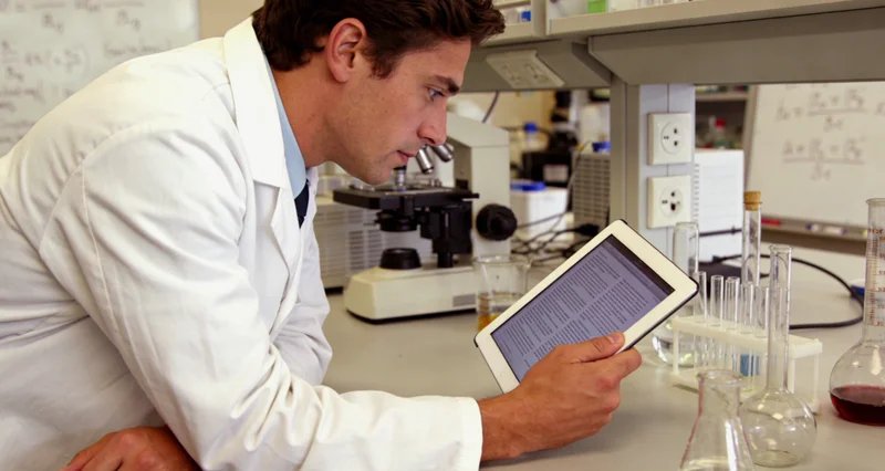 深圳高端实验室进行基因测序分析