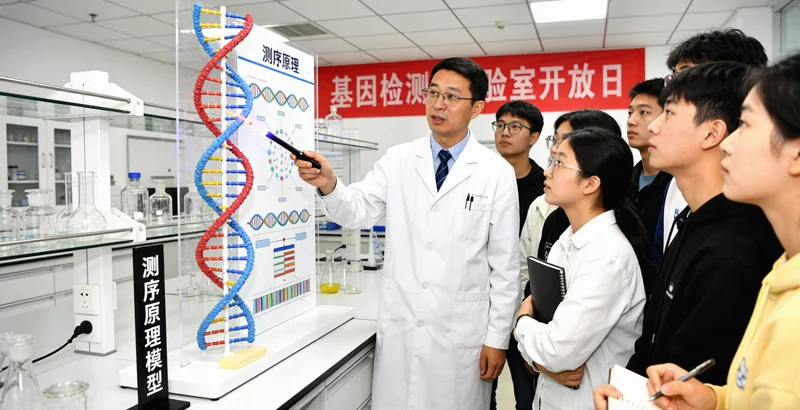 鄂州分子诊断中心内景与高科技设